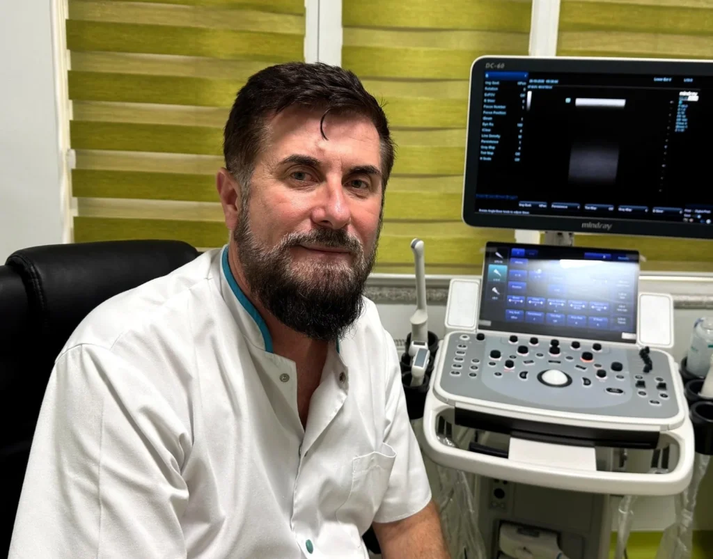 Cabinetul de ecografie al Clinicii Salv Med din Turda, cu Dr. Vincze Gheorghe